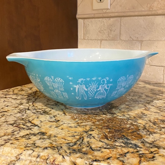 Vintage PYREX #444 4 qt Amish Butterprint Princess Turquoise Mixing Bowl